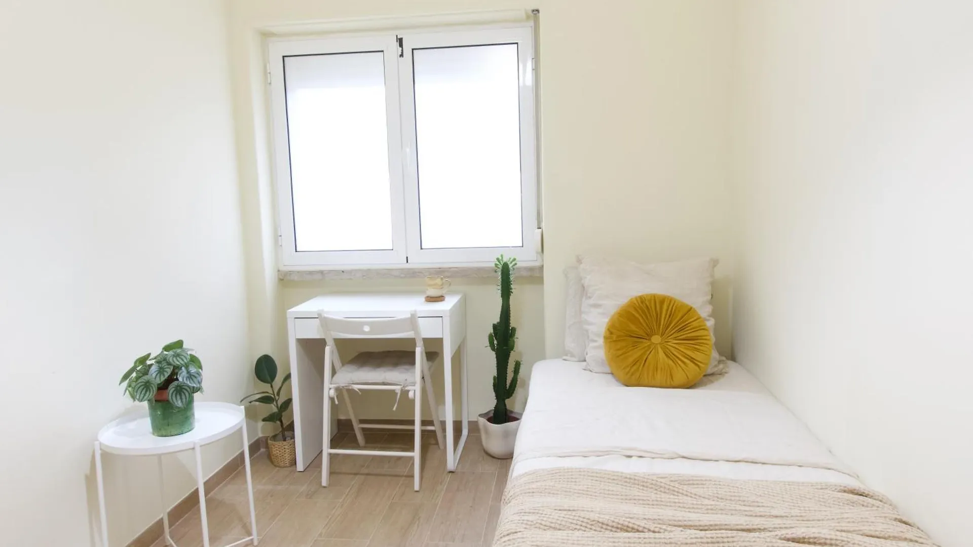 Appartamento Alvalade Coliving Hub Lisbona Alloggio in famiglia